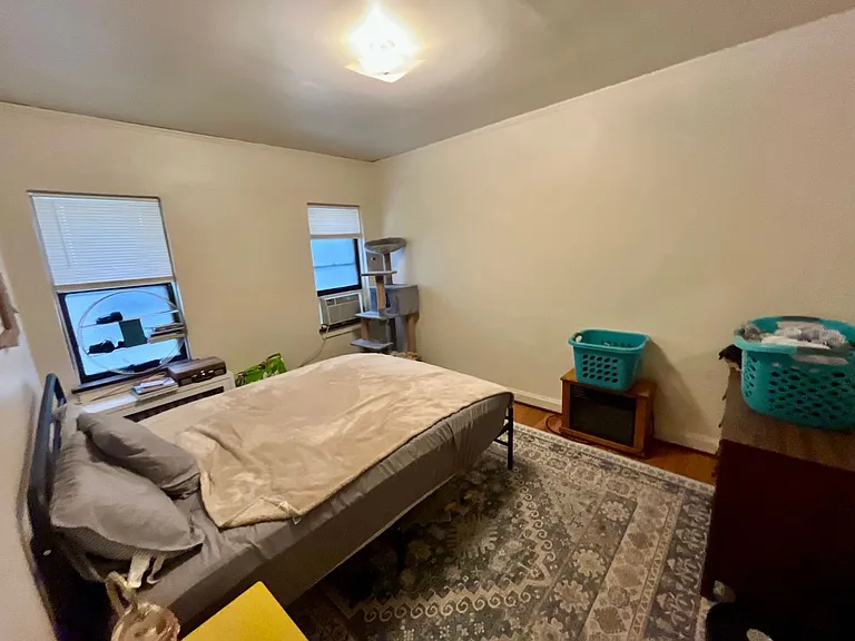 4474 N Oakland Ave — Photo 7