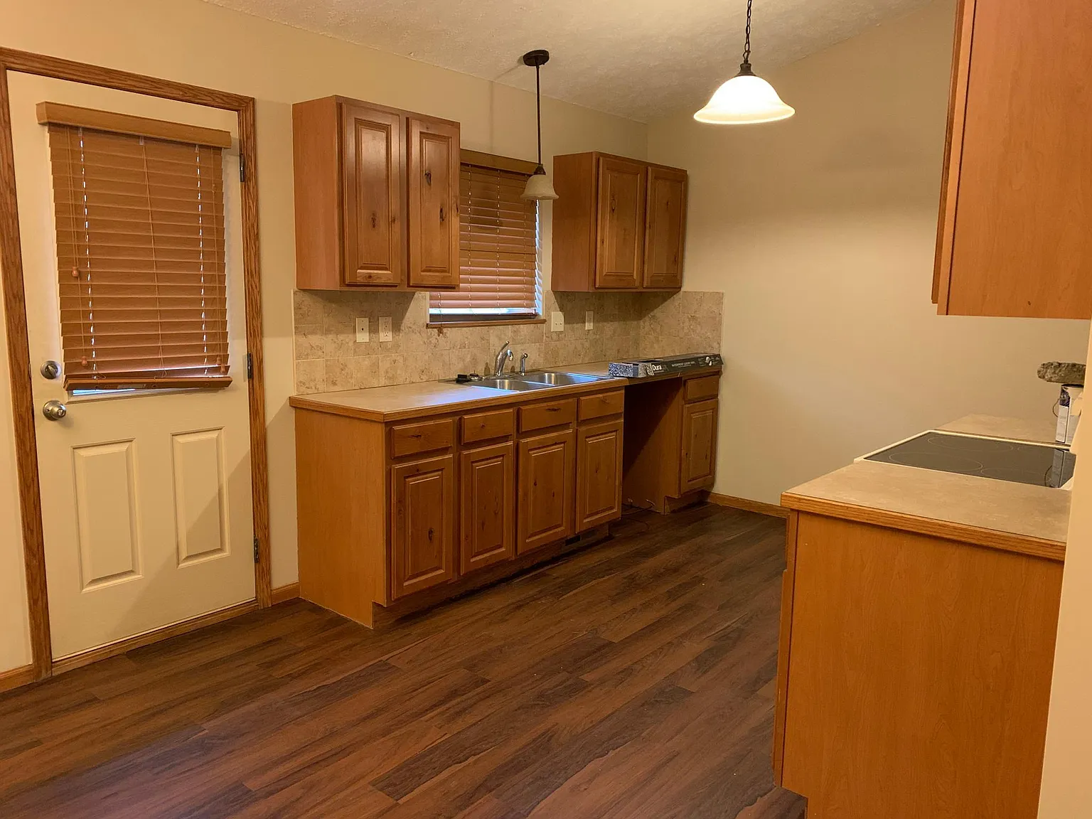 3 bed, 1340 sqft, $1,495 — Photo 2