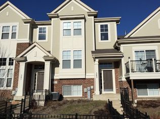 583 Grosvenor Ln, Aurora, IL 60504