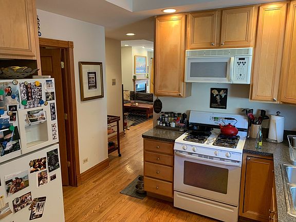 5th image of 4541 N Albany Ave #3F
