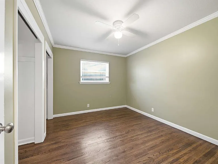 2820 S Hudson Ave — Photo 15