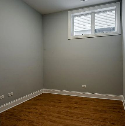 4th image of 2450 W Diversey Ave #3
