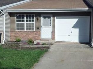 1112 Stratford Ln, Algonquin, IL 60102