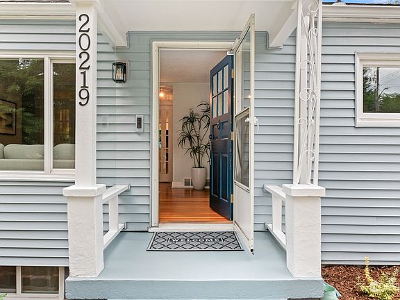 2nd image of 20219 25th Avenue NE