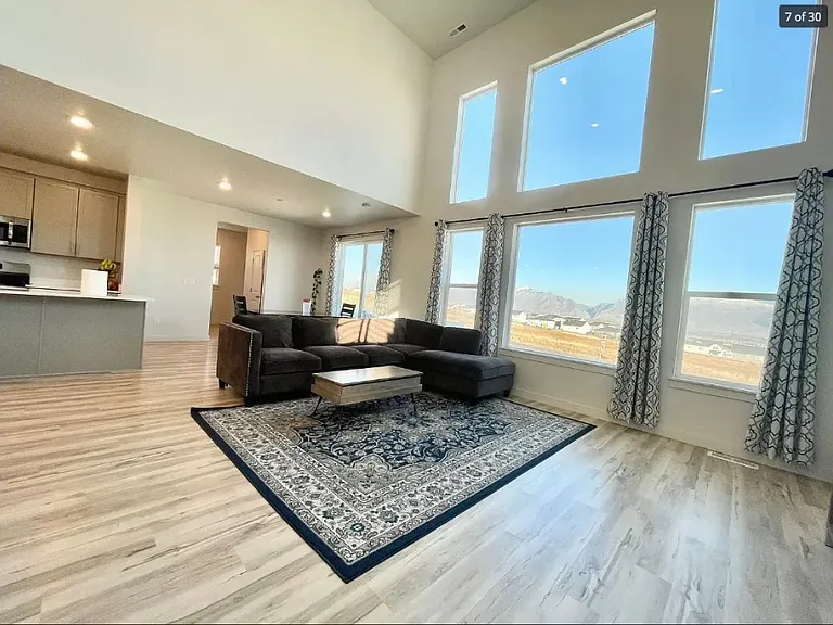 2162 Cloverleaf Way — Photo 10
