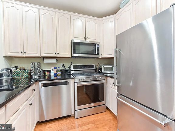 3rd image of 2330 14th St N APT 305