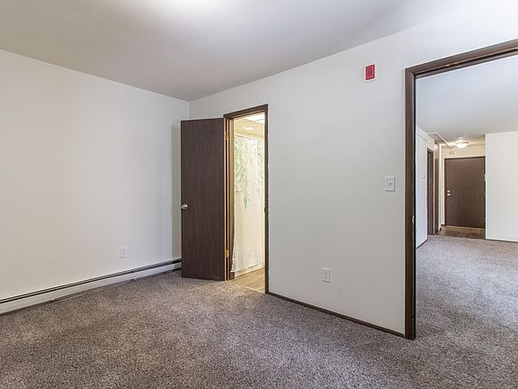 5th image of 2727 N Maryland Ave #241