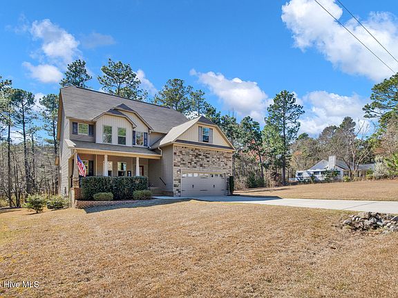 3rd image of 207 Pine Top Drive