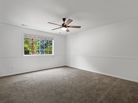 4th image of 933 12th St