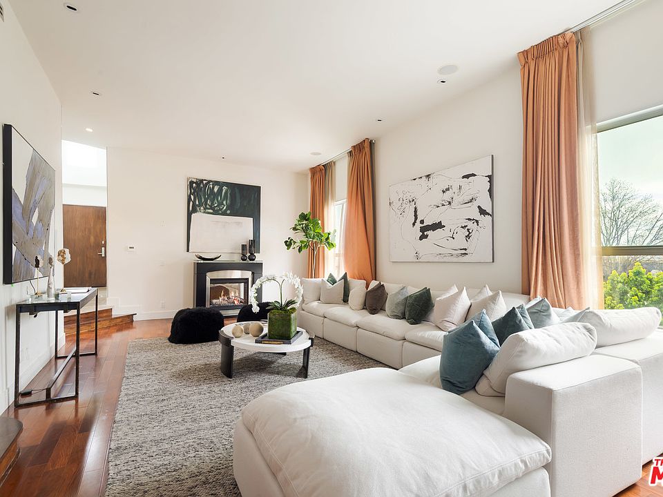 1st image of 155 S Elm Dr APT 302