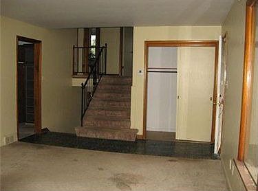 3rd image of 208 Woodland Dr