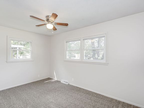5th image of 2416 S Saint Clair Ave