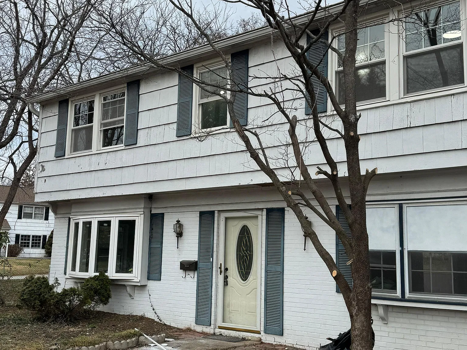 6 bed, 2400 sqft, $4,500 — Photo 2