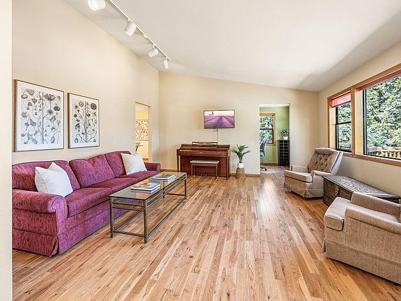 4th image of 575 Nyla Ln