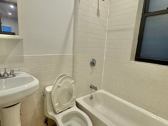 4th image of 509 E 81st St APT 13