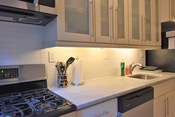 Rented by Buchbinder & Warren | media 5