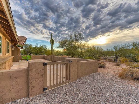 2nd image of 4925 E CALLE DE LAS ESTRELLAS --