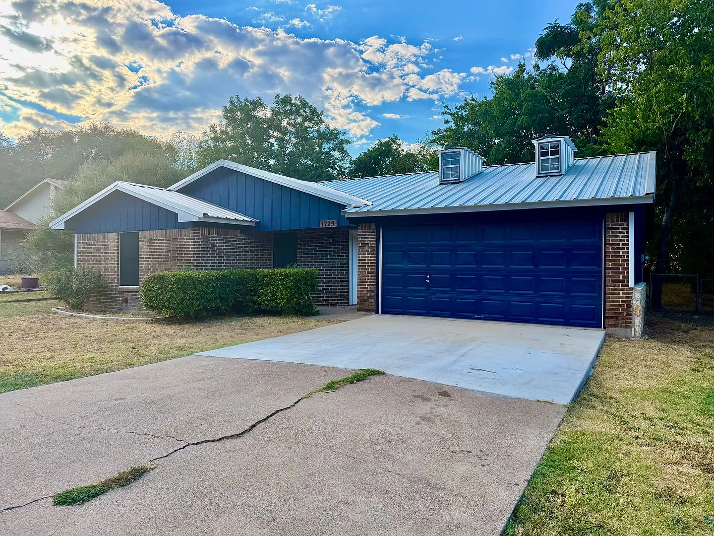 Updated Home in Downtown Granbury — Photo 2