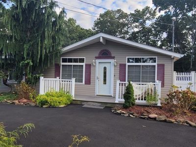 8 W Belmont St, Bay Shore, NY, 11706