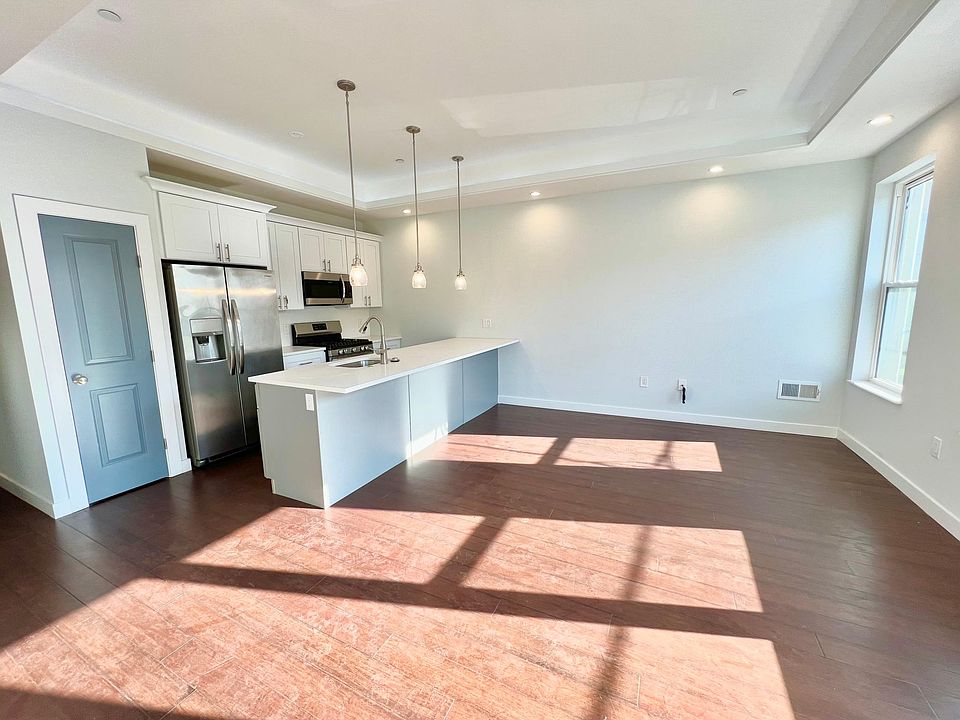 1st image of 1337 N Franklin St #2B