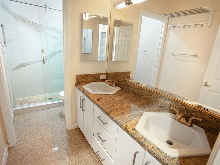 2120 Waterbury Ln — Photo 23