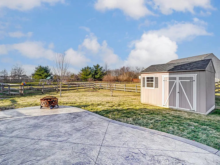 6721 Bedington Ln — Photo 43