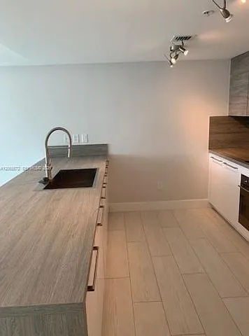 2 bed, 3.0 bath, $5,800 — Photo 2