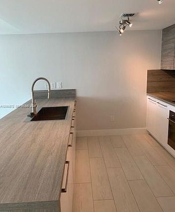 2nd image of 400 Sunny Isles Blvd #1606