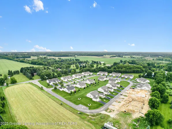 4059 Eastbridge Cir, Stockbridge, MI 49285