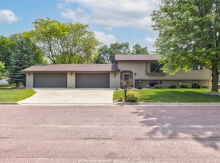 302 S Cedric St, Ivanhoe, MN 56142
