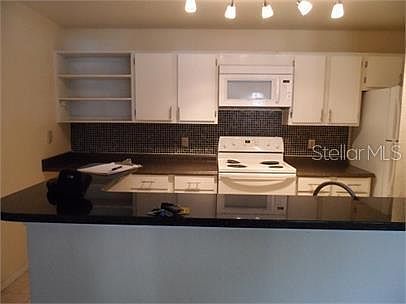 3rd image of 4225 Thornbriar Ln APT 209