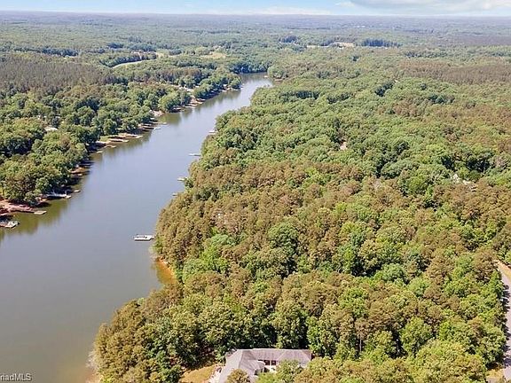 2nd image of 722 Emerald Bay Dr