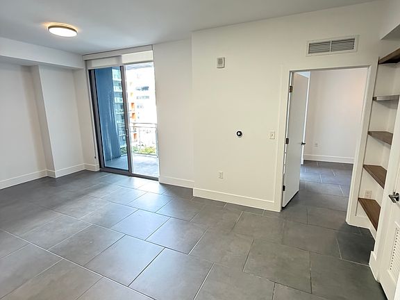 LIVING ROOM / BALCONY