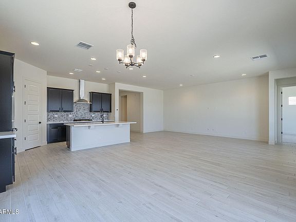 5th image of 20258 W CATALINA Drive