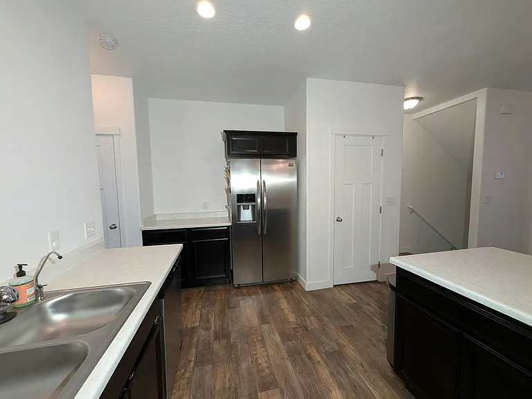 688 E 355 N — Photo 9