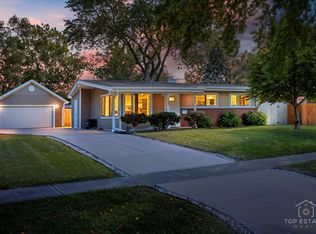 2807 Martin Ln, Rolling Meadows, IL 60008