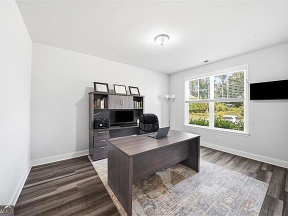 5th image of 4956 Cooper Farm Dr