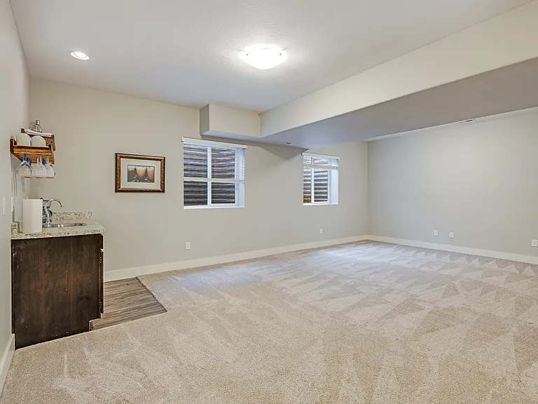 1516 Solitaire St — Photo 31