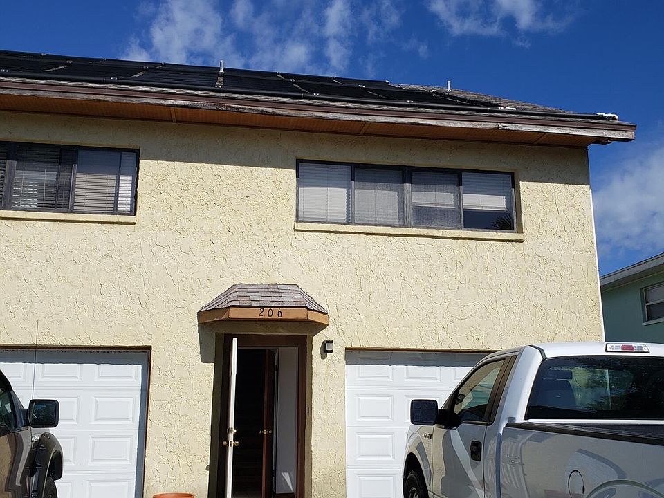 1st image of 206 Pierce Ave #206