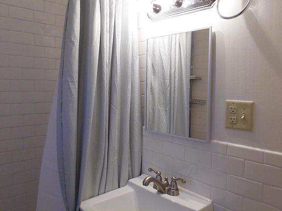 5th image of 2830 36th Ave S