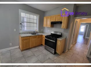 814 S 17th St #2A, Newark, NJ 07108