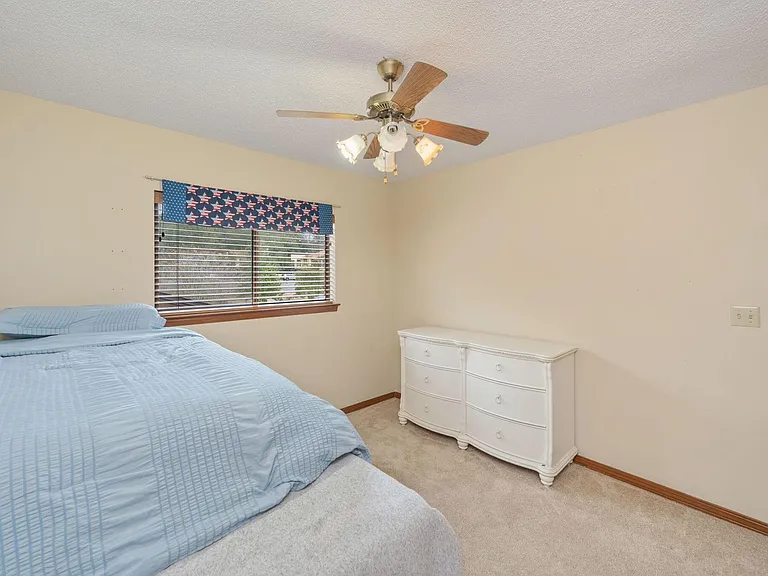 39 Hidden Cove Cir — Photo 17