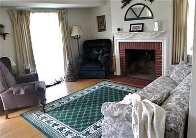 2nd image of 1201 Weng Ave