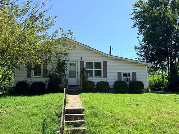 5th image of 1056 S Sharp Ave
