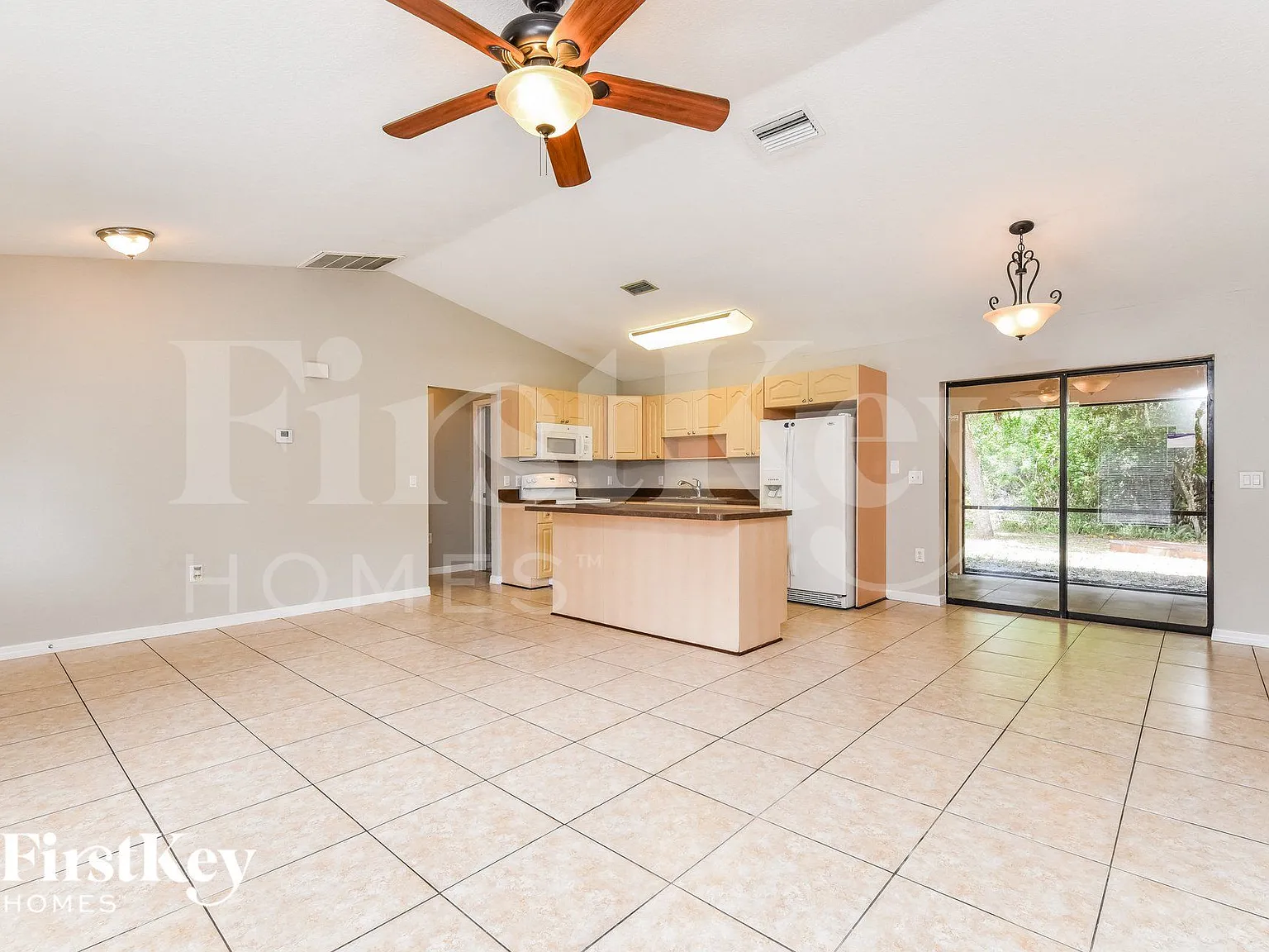 3 bed, 2.0 bath, 1193 sqft, $1,755 — Photo 4