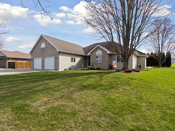 2nd image of 118 Winesap Dr