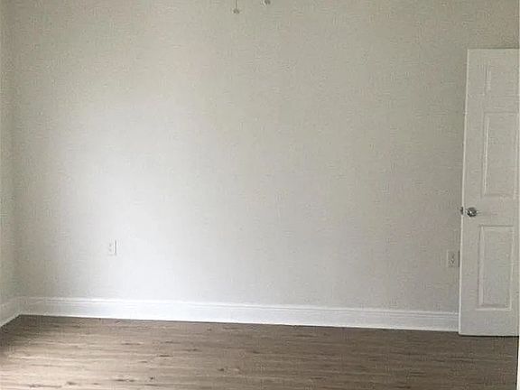 4th image of 22 Curtis Dr