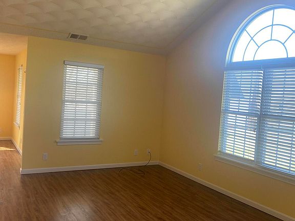 2nd image of 283 Adrian Ave