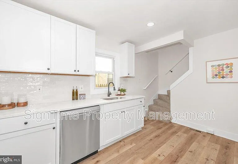 138 E South St — Photo 8