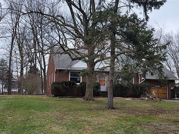 2nd image of 1807 Skyline Dr